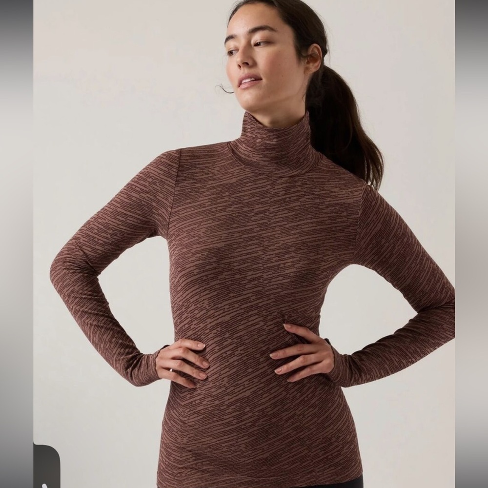 ATHLETA Flurry Seamless Turtleneck Wren Rustic Beige Size XS